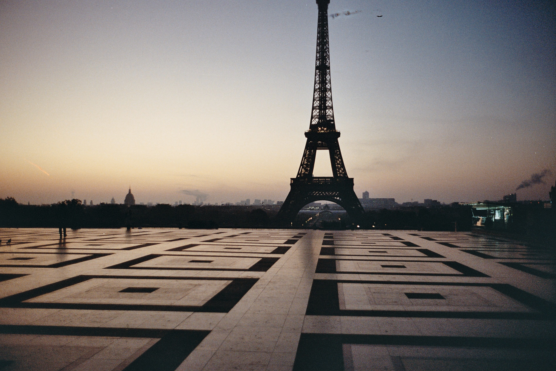 The Eiffel Tower seen from the Trocadéro esplanade at dawn